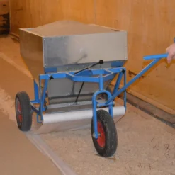 Alternative view of Futterwagen f. Kükenpapier