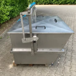 Alternative view of Kadaverbehälter